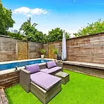 Convenient 4Br With Private Pool Close To Airport