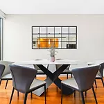 Convenient 4Br With Private Pool Close To Airport