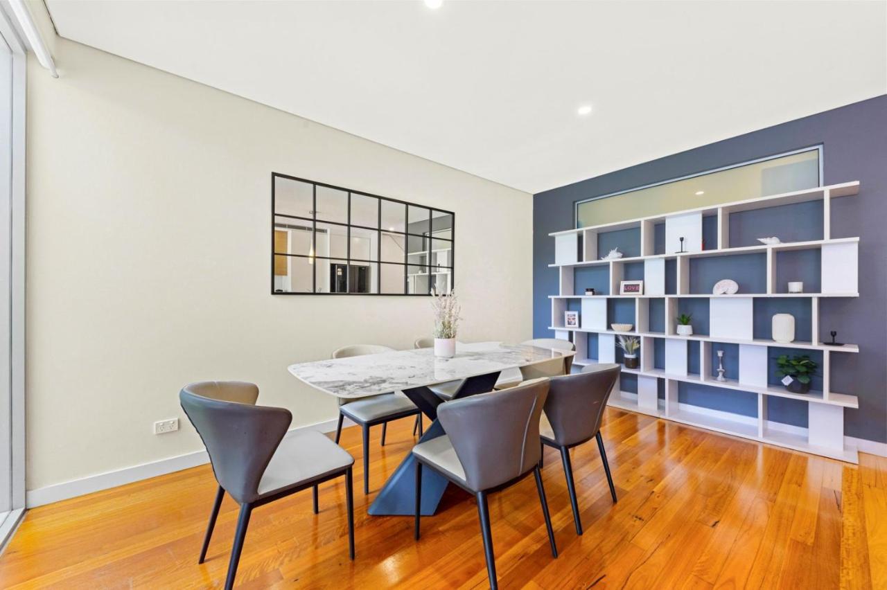 Convenient 4br With Private Pool Close To Airport Villa *
